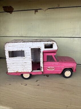 Vintage Tonka Jeep pickup camper